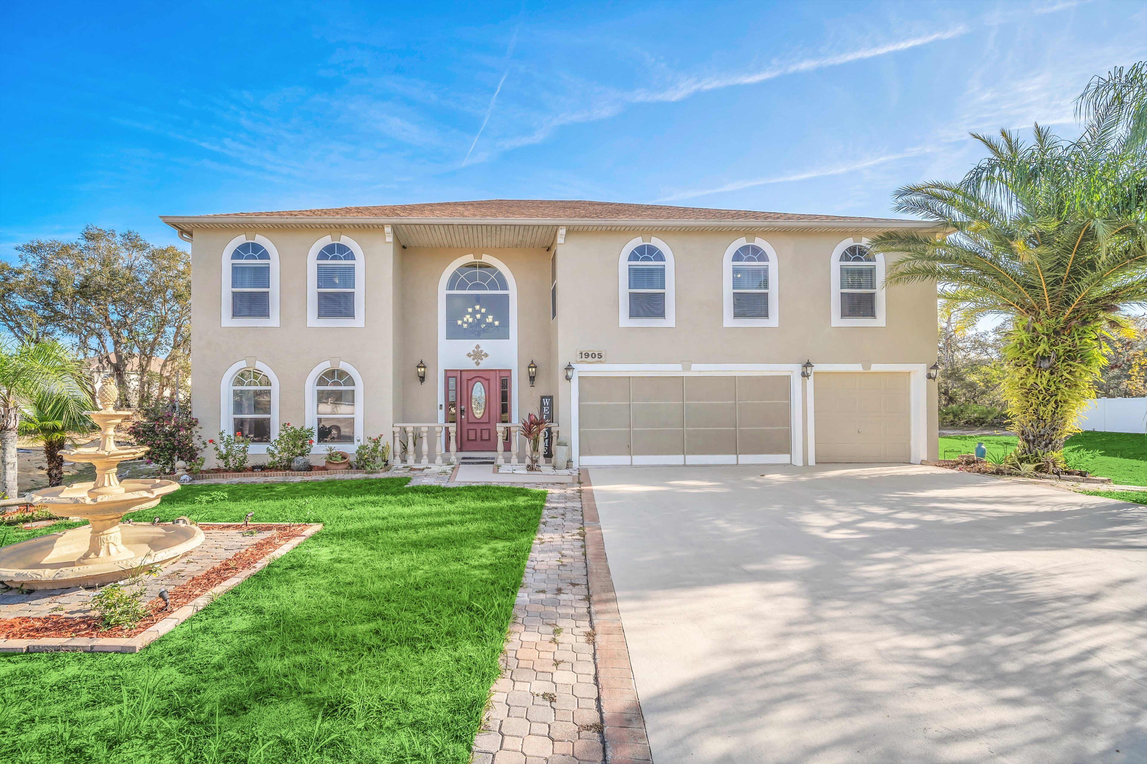 Large 5 Bedroom Property Close to All The Attractions