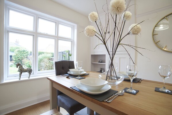 صورة غير مصنفة، 1 من 13، زرّ