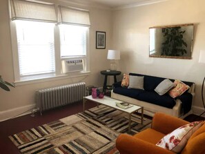 Classic Apartment, 1 Queen Bed with Sofa bed, City View | Living area | 25-inch Smart TV with digital channels, TV, Netflix - The Buckingham Apartments (Hartford)
