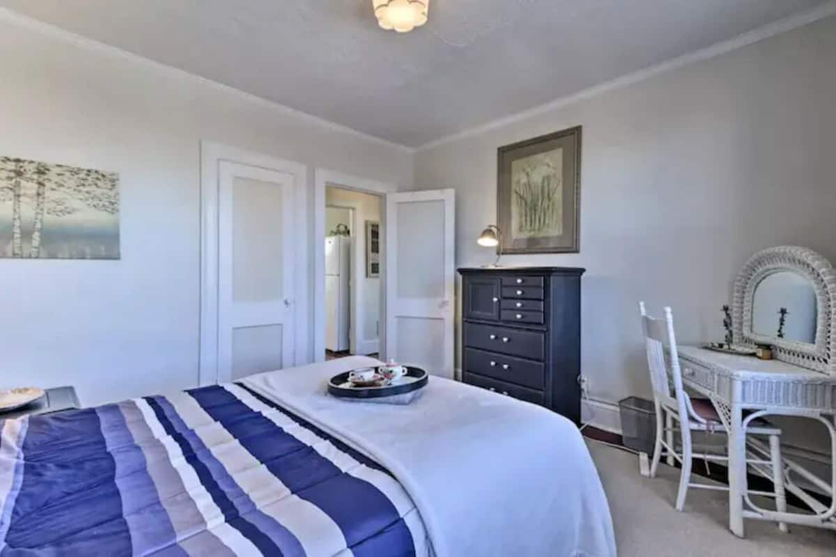 Signature Apartment, 1 Queen Bed with Sofa bed, City View | 1 bedroom, iron/ironing board, free WiFi, bed sheets