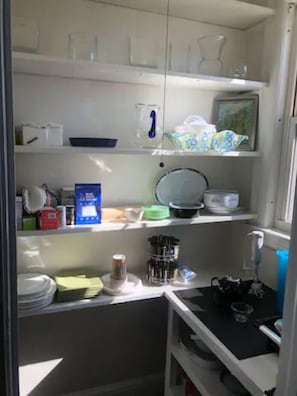 Classic Apartment, 1 Queen Bed with Sofa bed, City View | Private kitchen | Fridge - The Buckingham Apartments (Hartford)