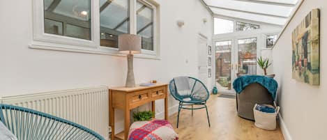 Cottage | 2 bedrooms, individually decorated, individually furnished, free WiFi