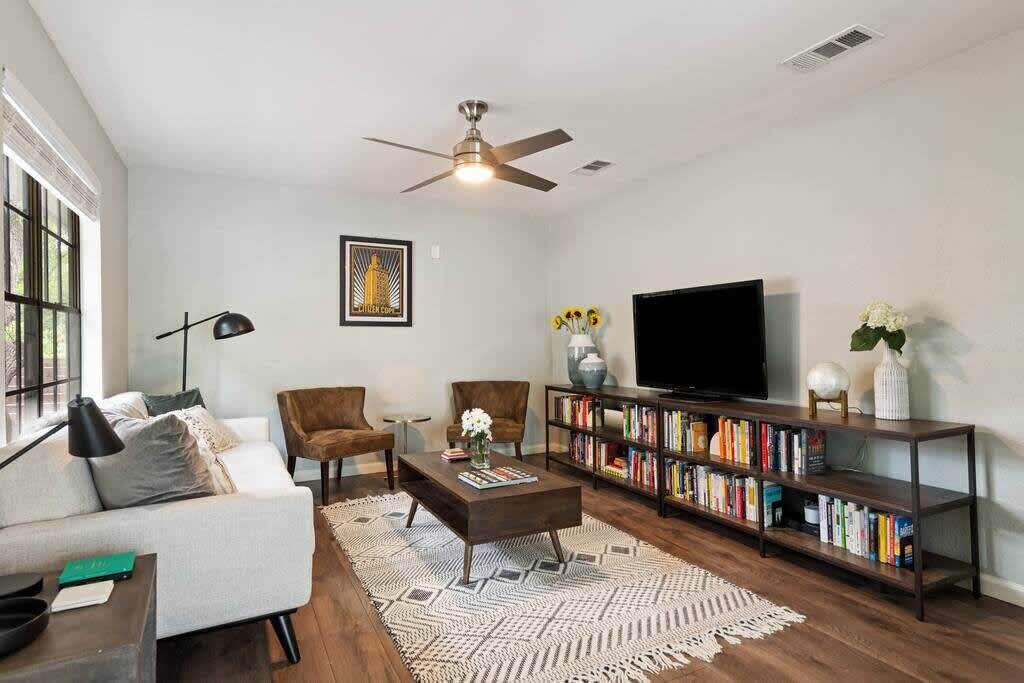 Charming Home in South Austin|2 Bedrooms