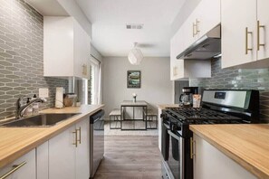 Fridge, microwave, oven, stovetop - Charming 2BR Home in South Austin | Near Rainey St (Austin)