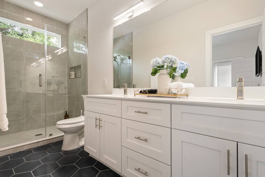 New! Modern Home in Montopolis-A