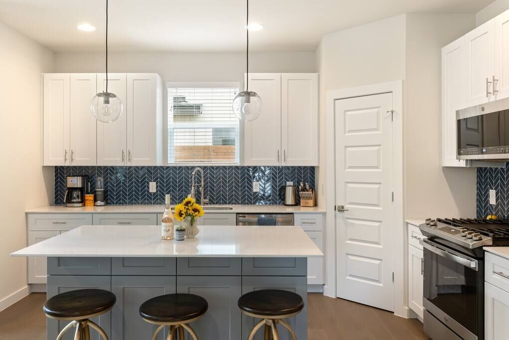 New! Modern Home in Montopolis-A