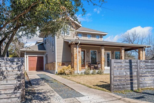 Bright 3BR Home | East ATX | Cowboy Pool | Near UT