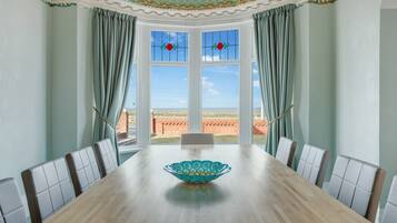 Casa, baño privado, vista al mar (Queens Crest) | Restaurante