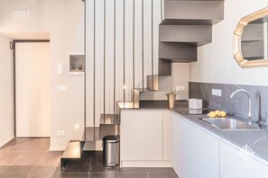 Fridge, electric kettle - Ortigia Charming Suite (Syracuse)