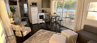 Cozy lakefront cabin - on both Big and Little Spirit Lake