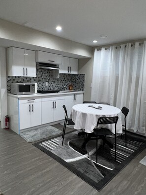Dining - Fully Equipped Luxury Home away from Home - Windermere (Edmonton)