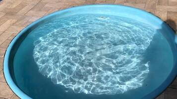 2 piscinas externas, espreguiçadeiras