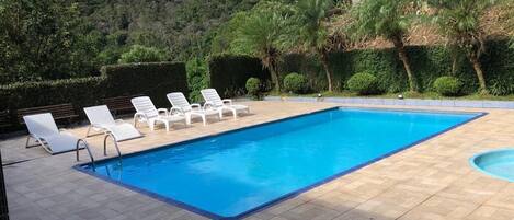 2 outdoor pools, sun loungers