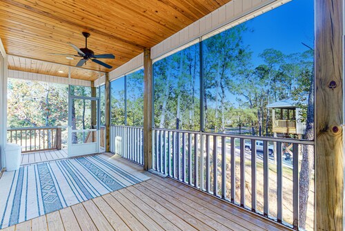 Gorgeous new-build with boat parking, bunk room, WiFi, AC - dogs welcome