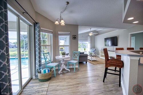 CASA DEL SOL-Heated pool. Bright, spacious, open floor plan 