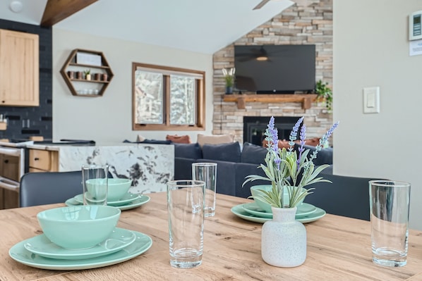 The Powder Chalet - a SkyRun Breckenridge Property - Welcome to The Powder Chalet, a charming historic home in the heart of downtown Breckenridge!