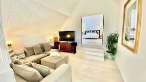 3 bedrooms, iron/ironing board, travel crib, free WiFi