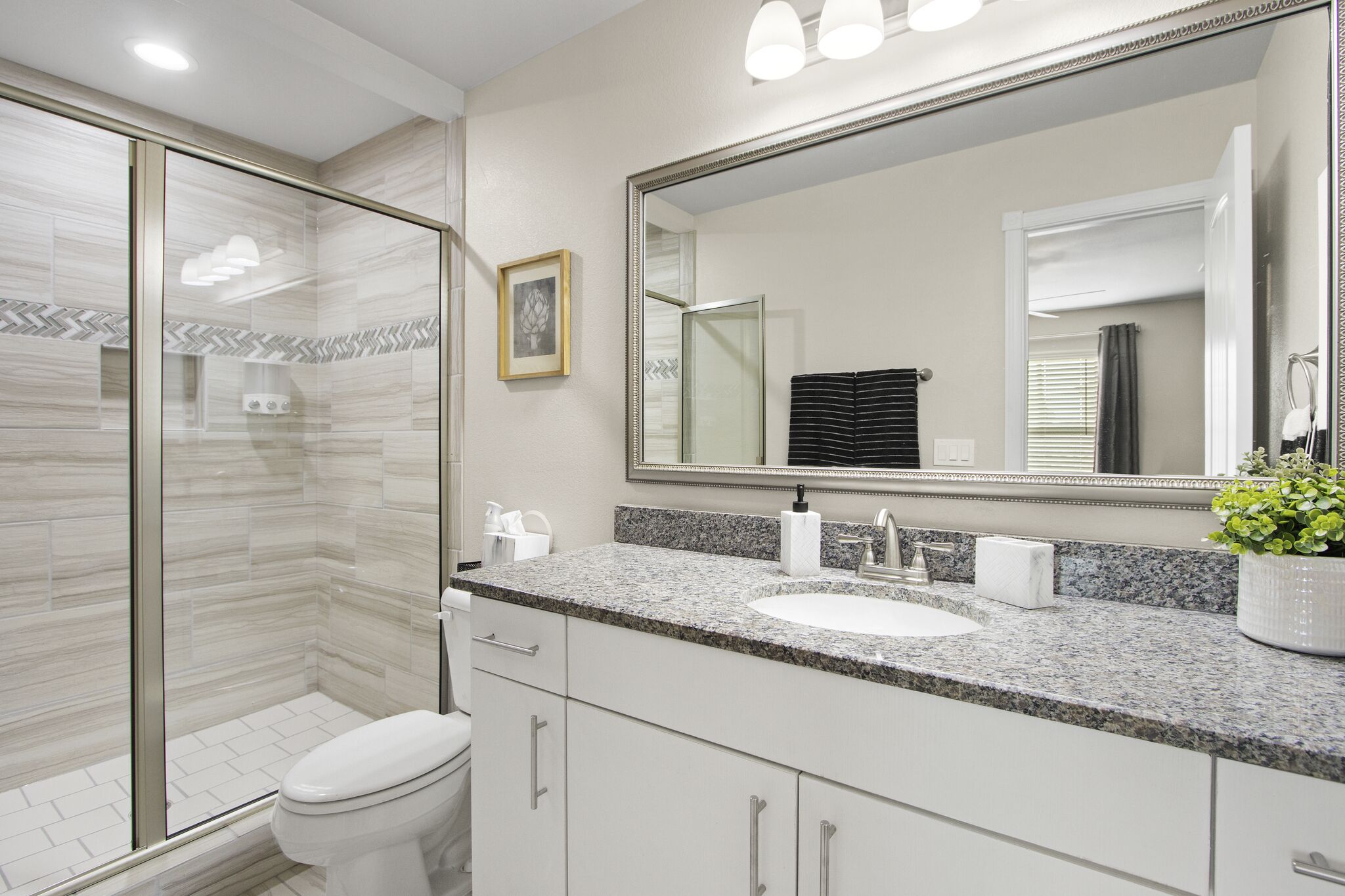 Lemington Place- 4br 2bath close to Amazon and I10