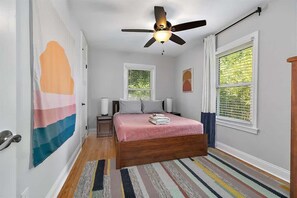 2 chambres, fer et planche à repasser, accès au Wi-Fi (inclus)