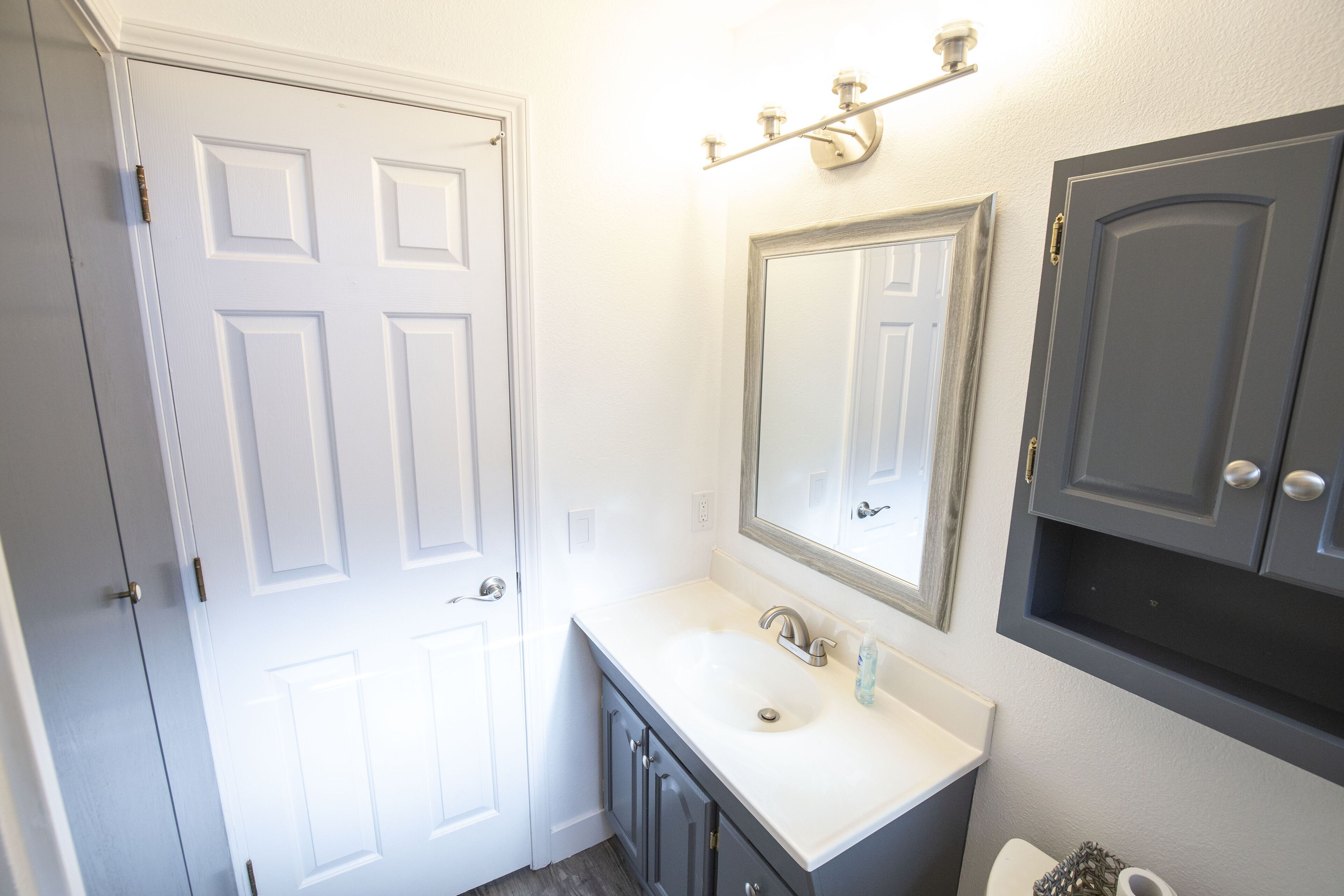 Sunrise Pines with Lake View!