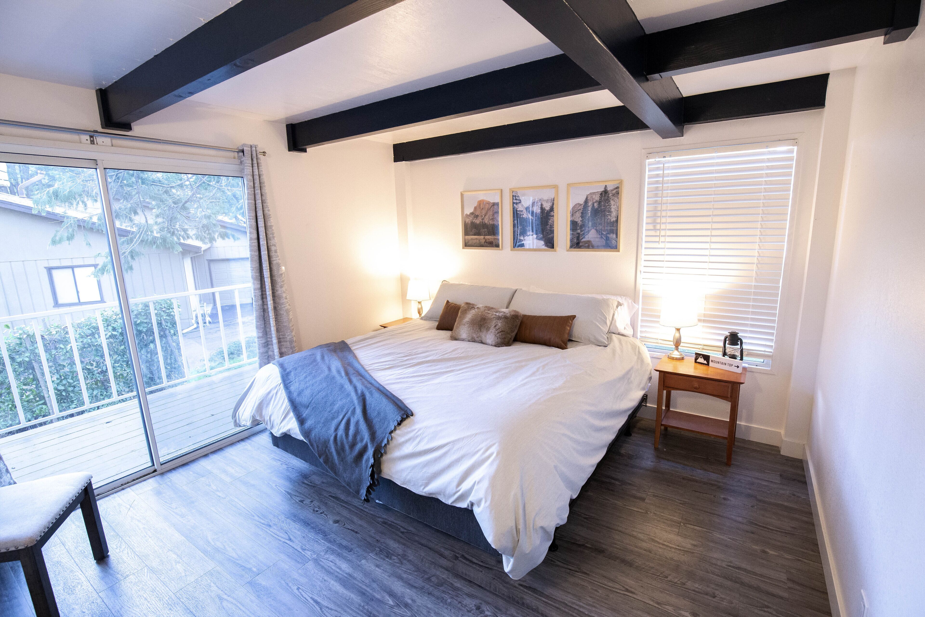 Sunrise Pines with Lake View!