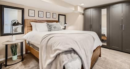 Relaxing Downtown Castle Rock guest suite.