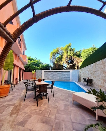 42-inch Smart TV with cable channels, TV