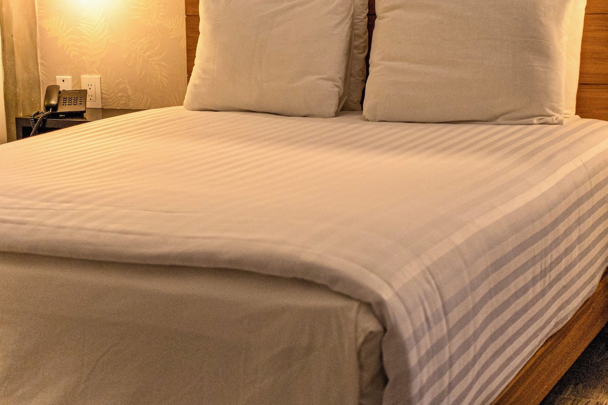 1 bedroom, premium bedding, down duvets, in-room safe
