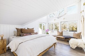 3 عدّة غرف نوم ومكواة/لوح كي وواي فاي وملاءات أسرّة