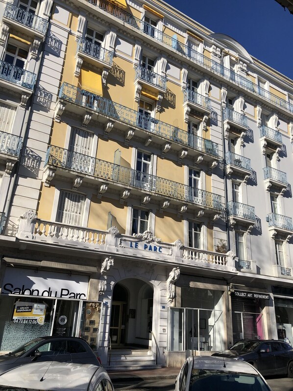 Exterior - Superb apartment, city center, near park, spa, shops (Vichy)