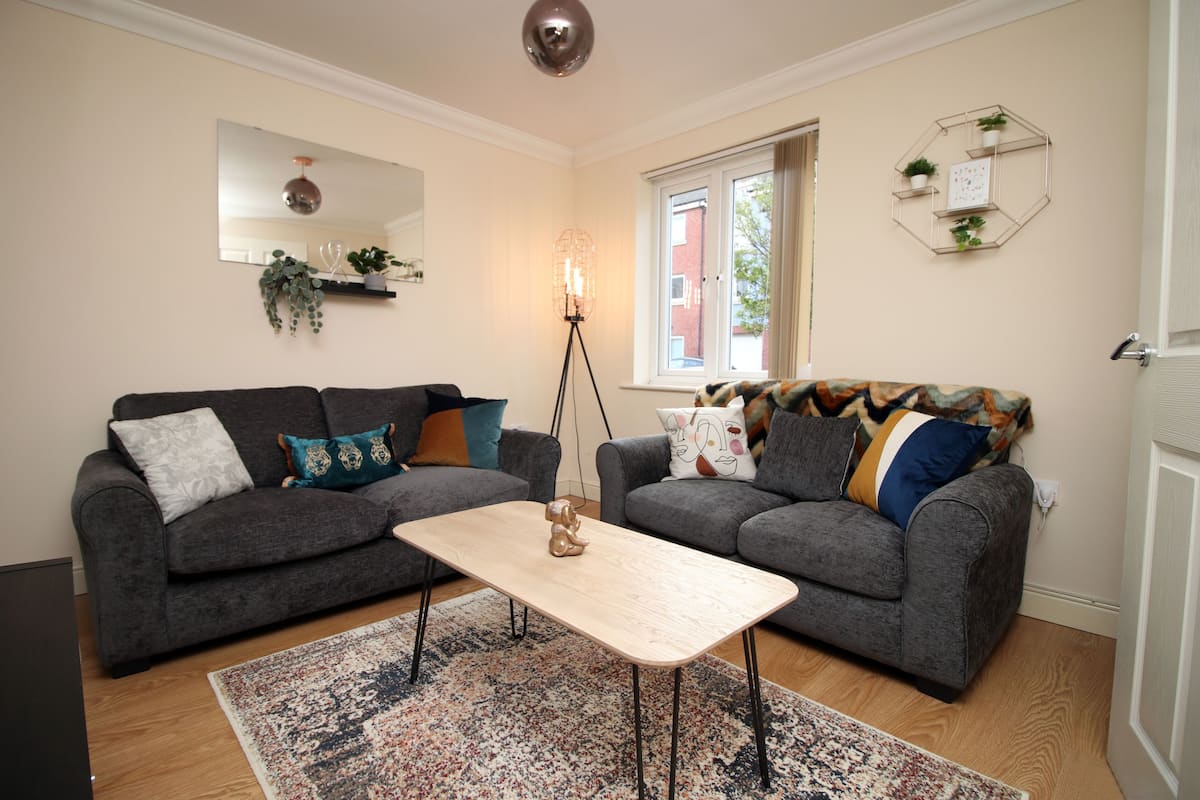 House | Living area | Flat-screen TV