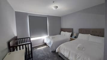 3 bedrooms, desk, free WiFi, bed sheets