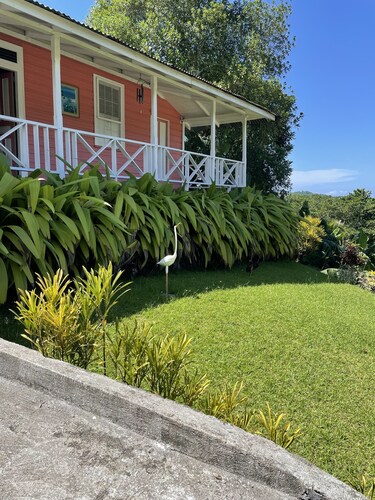 Cabin style family home, great views, 15mins from renown beaches in Port Antonio