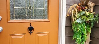 RUSTIC CABIN-LODGE IN THE WOODS IN THE CITY