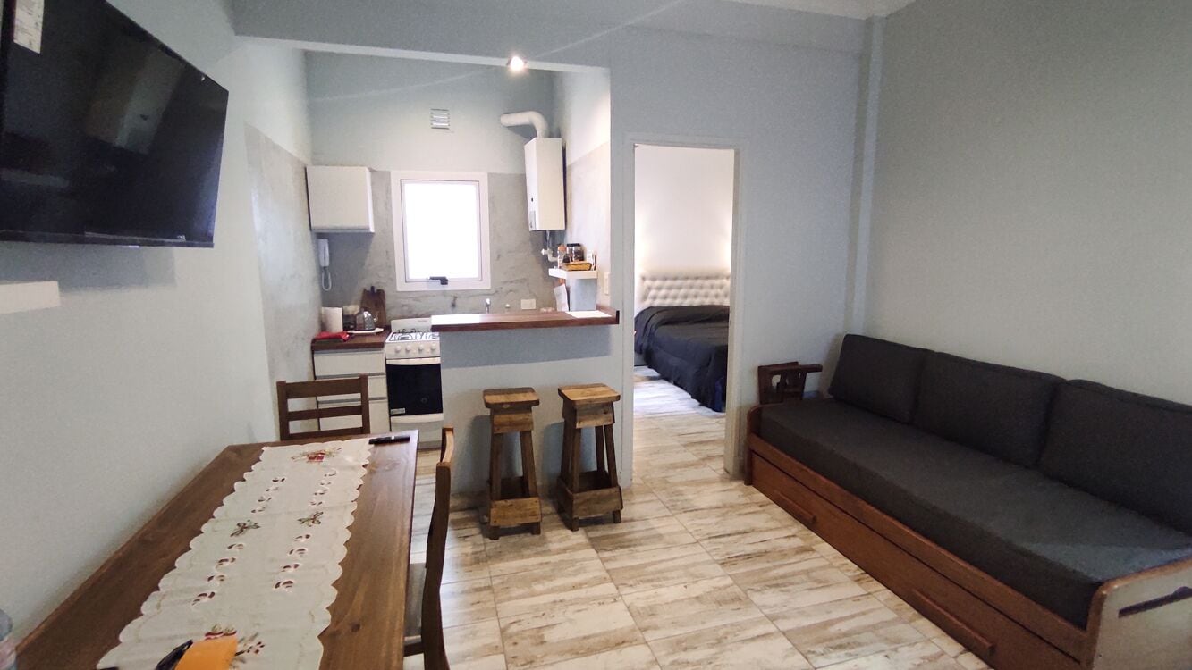Comfy fully renovated 2-bedroom apartment in bar area Almagro