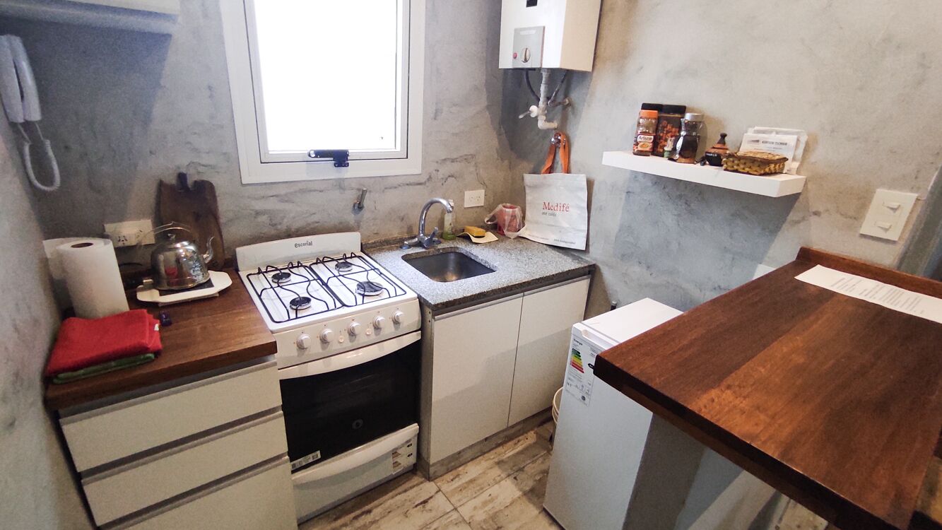 Comfy fully renovated 2-bedroom apartment in bar area Almagro