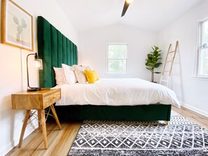 5 bedrooms, iron/ironing board, WiFi, bed sheets