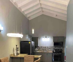 Fridge, microwave, oven, stovetop - VILLA  KALAYA (Drax Hall)