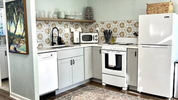 Fridge, oven, stovetop, toaster
