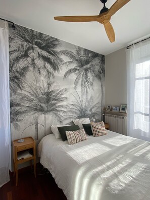 4 bedrooms, iron/ironing board, free WiFi, bed sheets