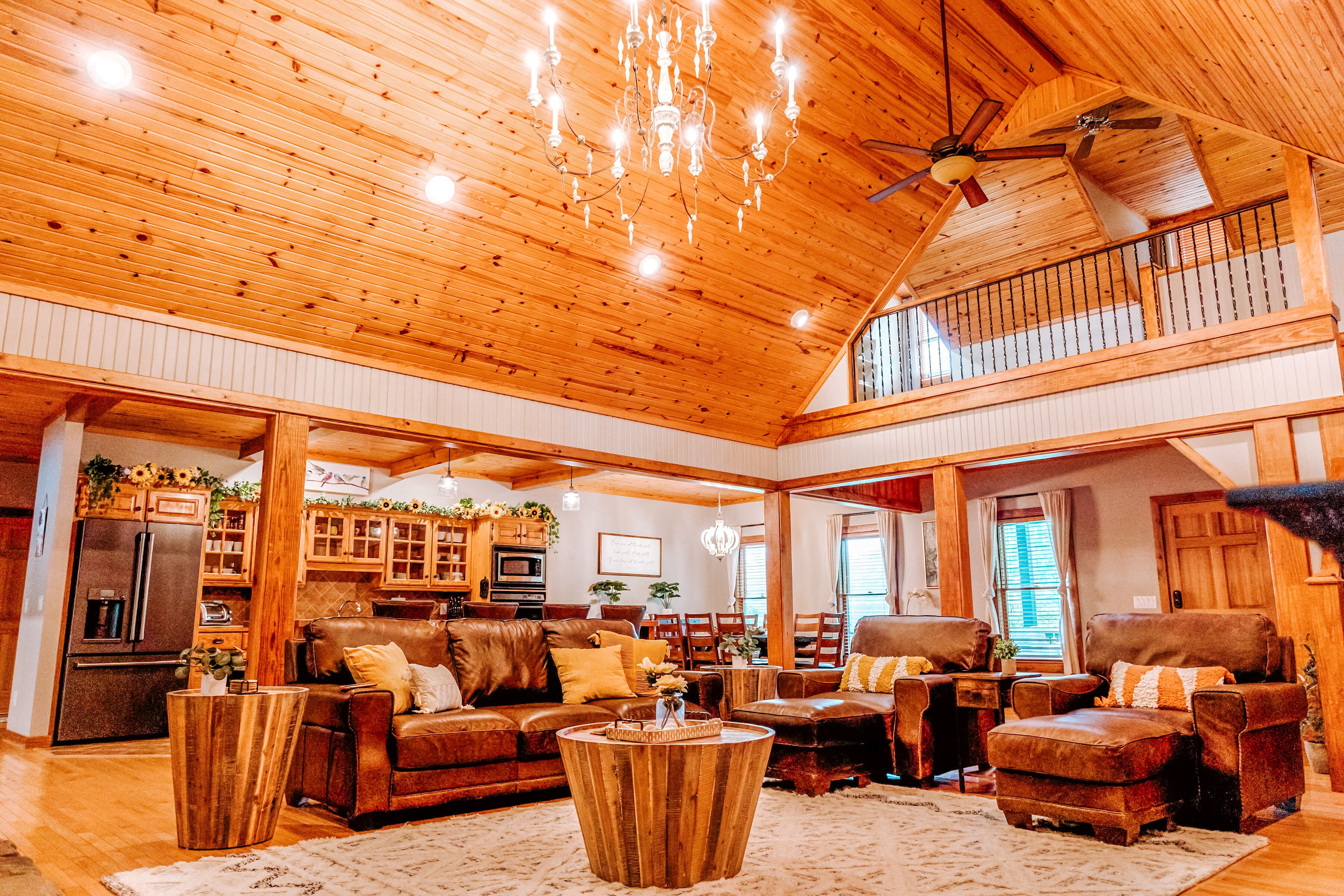 New Listing! Beautiful White House on The White, All New Furnishings, Supplies 