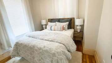 2 habitaciones, tabla de planchar con plancha, cuna de viaje y wifi