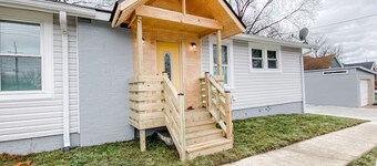 Downtown Charm - 2BR, Great Location!