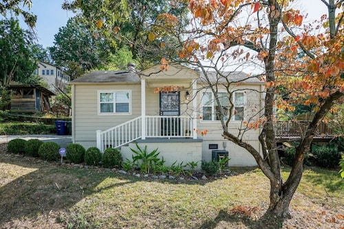 Cozy North Shore Cottage - GREAT location, Pet friendly!