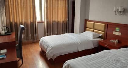 Mengcheng Jiayue Hotel