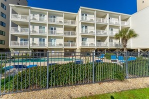 Exterior - Bright and Sunny Condo with Stunning Oceanfront (North Myrtle Beach)