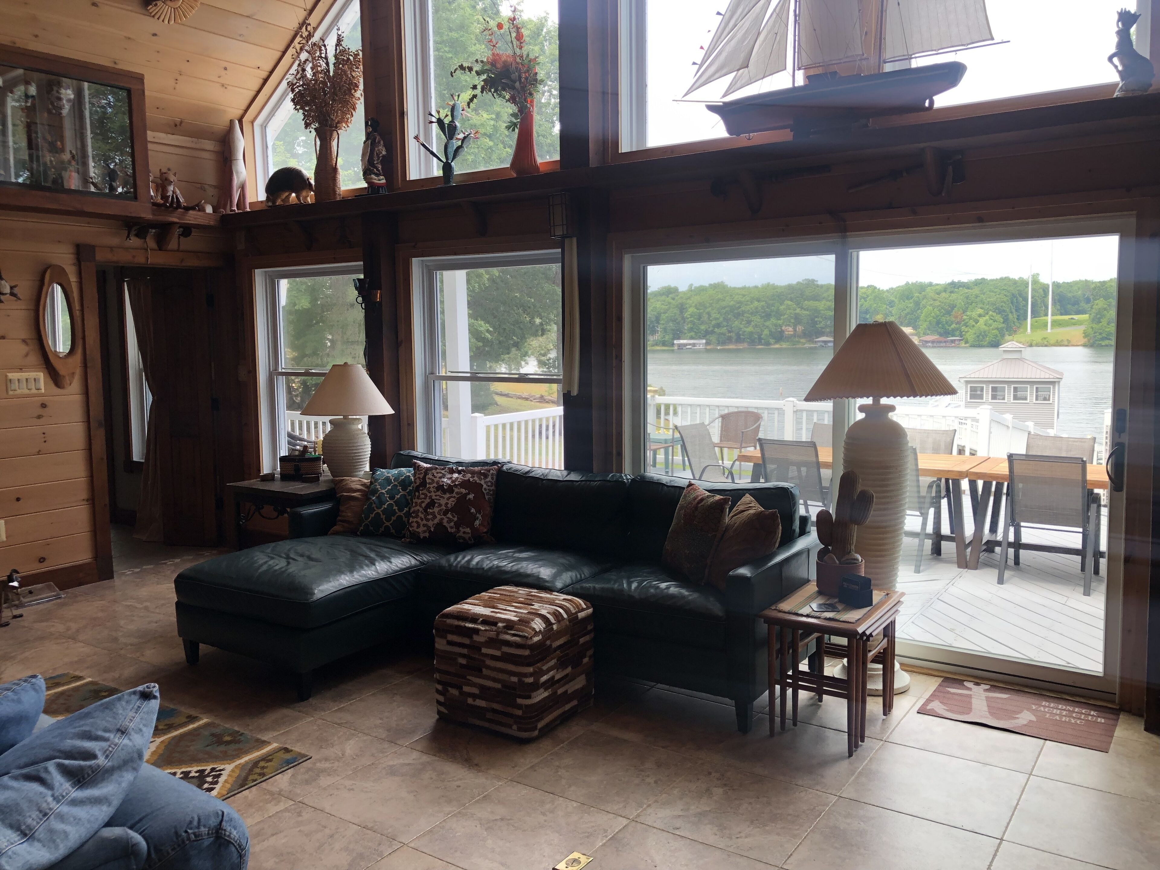Smart TV, fireplace, DVD player, books