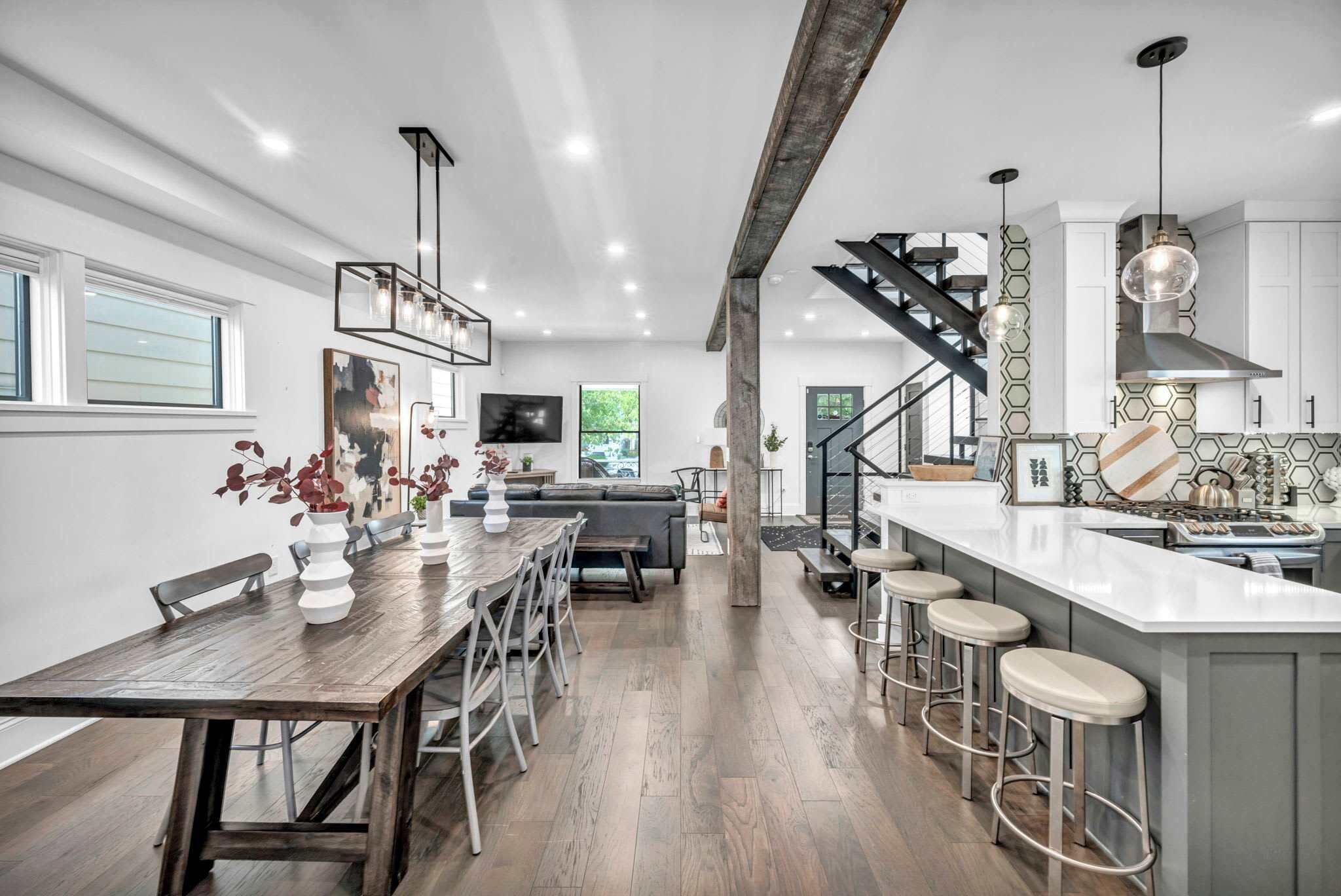 المنشأة من الداخل