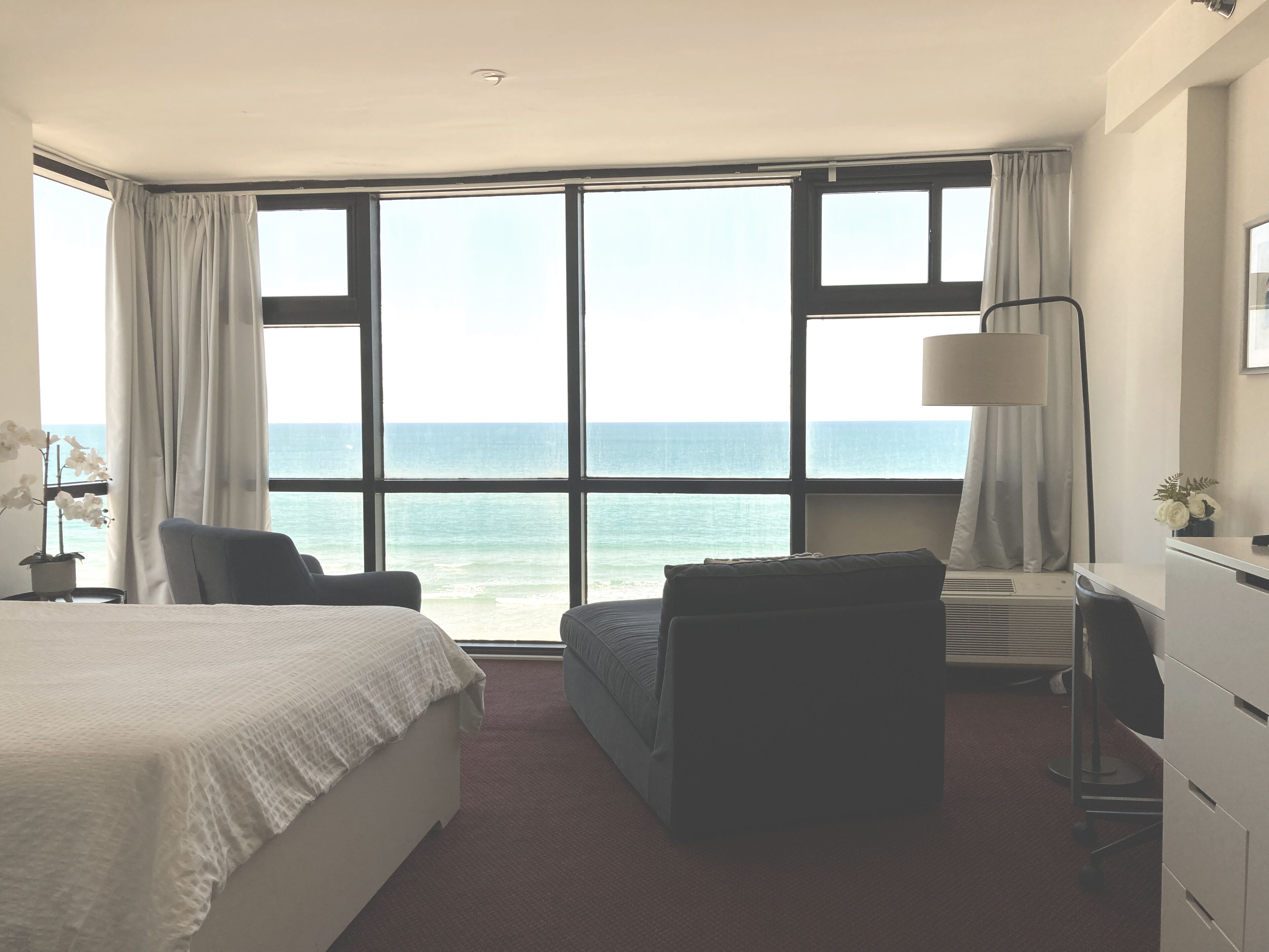 Caja de seguridad en la habitación, escritorio y wifi gratis 