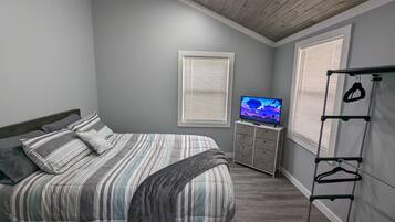 1 bedroom, desk, free WiFi